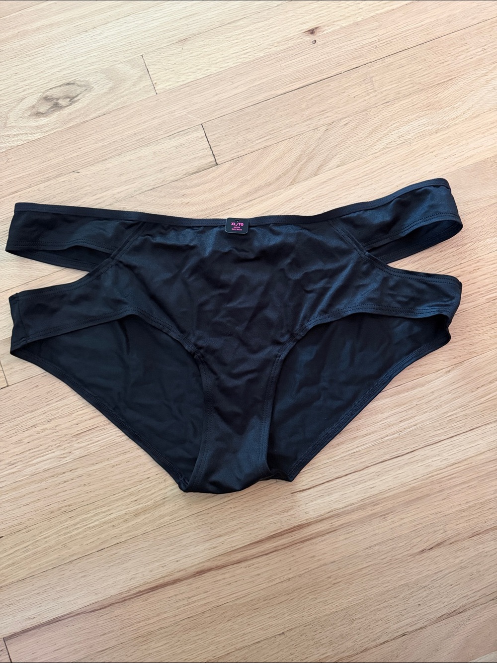 La Senza Hipster Cut Out Double-Hip Bikini Underwear - Size XL